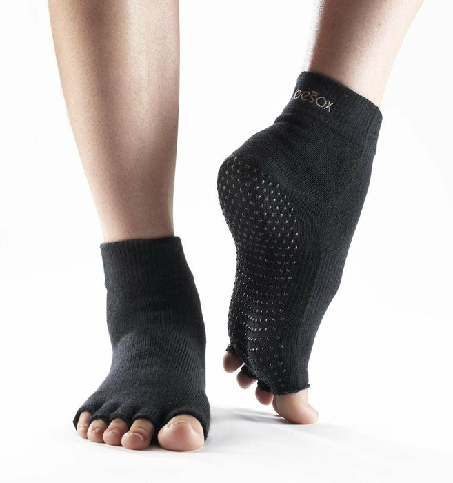 Toesox No Toe Ankle Pilates Yoga Martial Arts Grip Socks Black