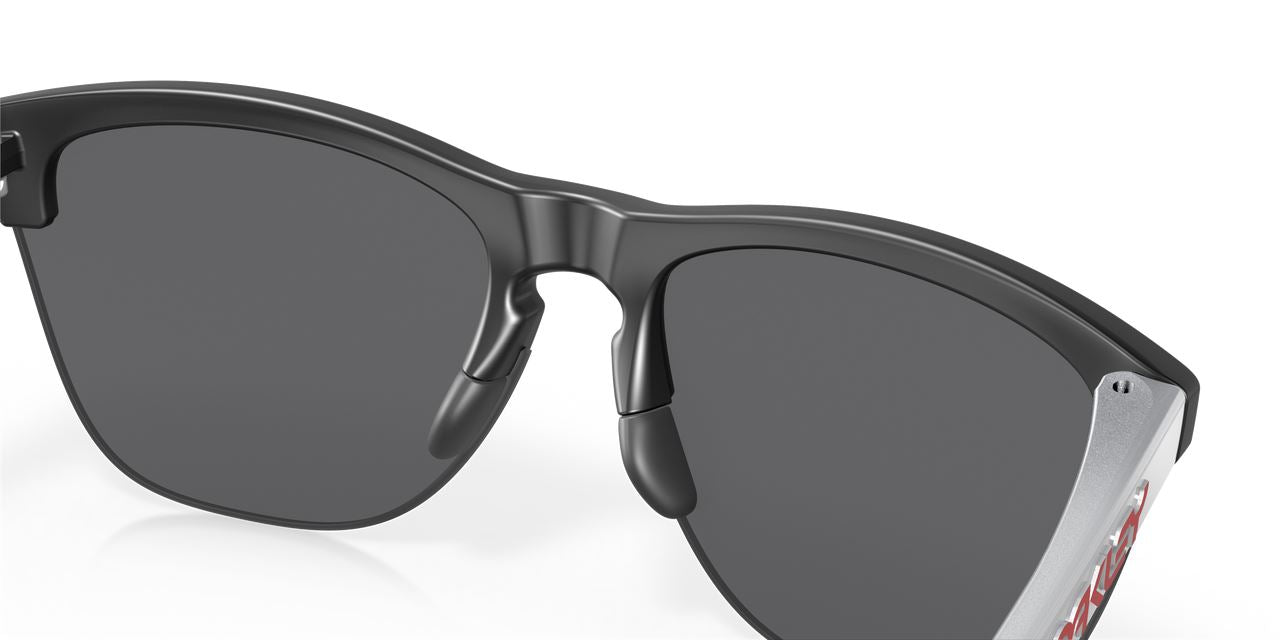 Oakley Frogskins Lite Sports Sunglasses Black Lenses Matte Black Frame Glasses