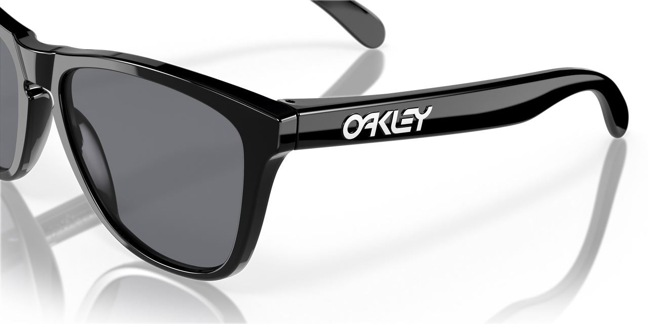 Oakley Frogskins Sunglasses Grey Lenses Polished Black Stylish Frame Driving
