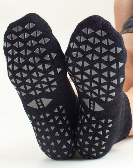 Tavi Noir Savvy Grip Sole Socks Low Rise Yoga Pilates Barre Ebony