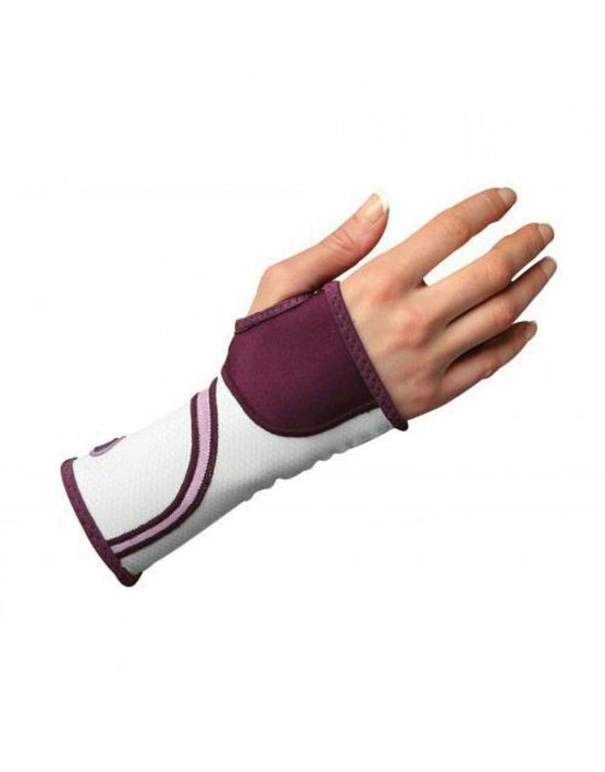 Mueller 70991 - 4 Wrist Support Brace Ladies Premium Injury SupportMueller