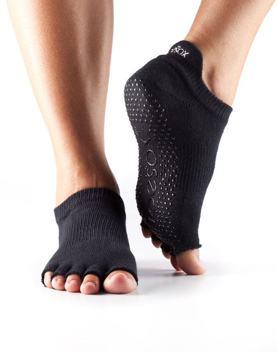 Toesox Half Toe Low Rise Pilates Yoga Grip Socks Barefoot BlackToeSox