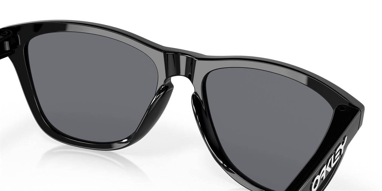 Oakley Frogskins Sunglasses Grey Lenses Polished Black Stylish Frame Driving
