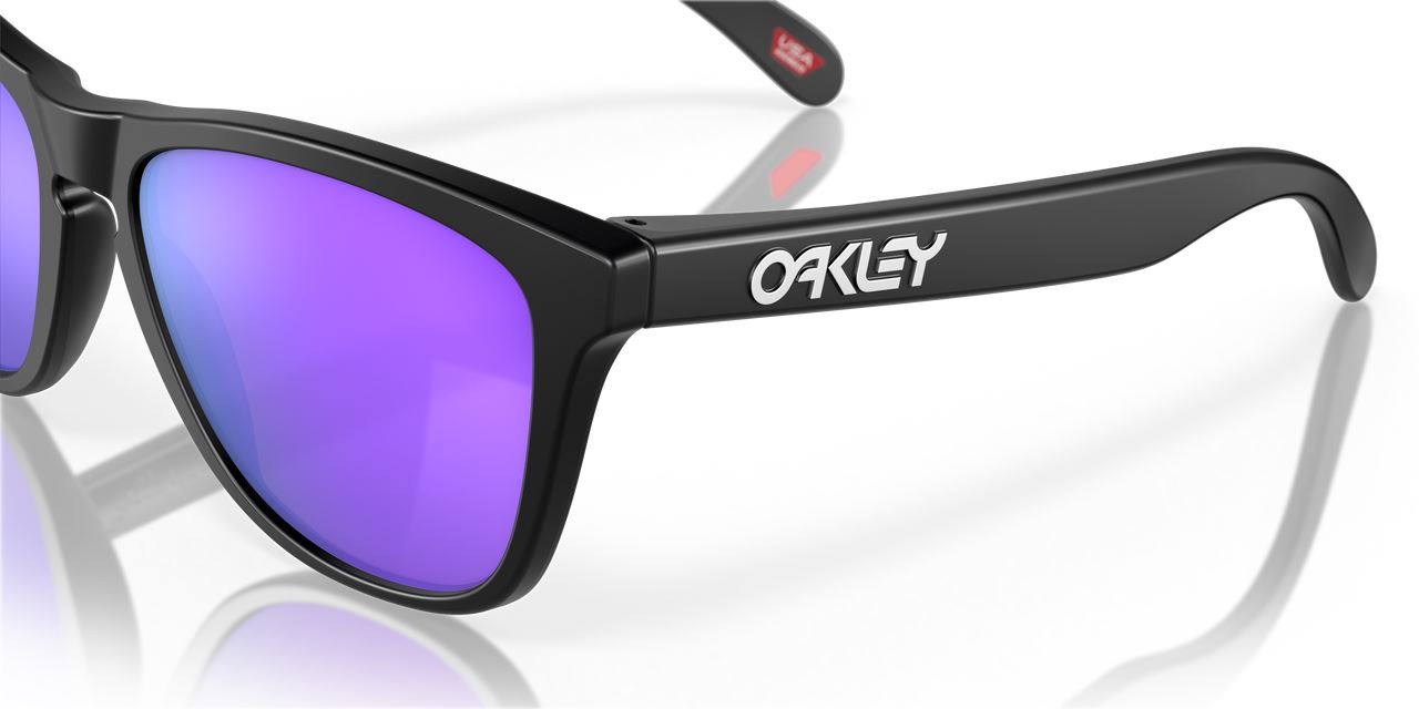 Oakley Frogskins Sunglasses Violet Lenses Matte Black Stylish Frame Driving